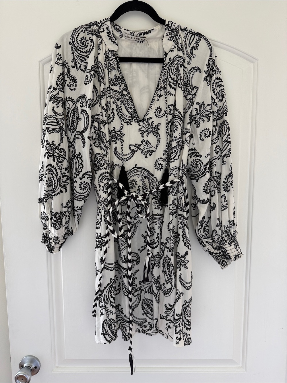 Alice + Olivia Black and White Paisley V-Neck Tunic